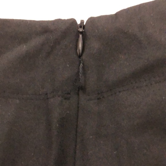 Sisley 42 Black Skirt pleats infront & back side zipper Excellent Condition - Picture 4 of 9